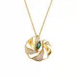 : Elegant Gold Pendant Necklace