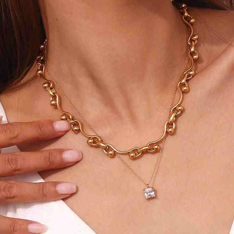 Elegant Crystal Pendant Necklace