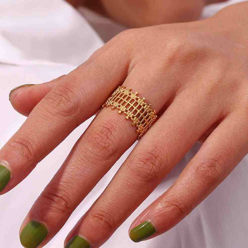 Elegant Gold Open Design Ring