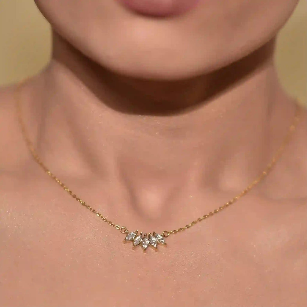 Elegant Crystal Pendant Necklace