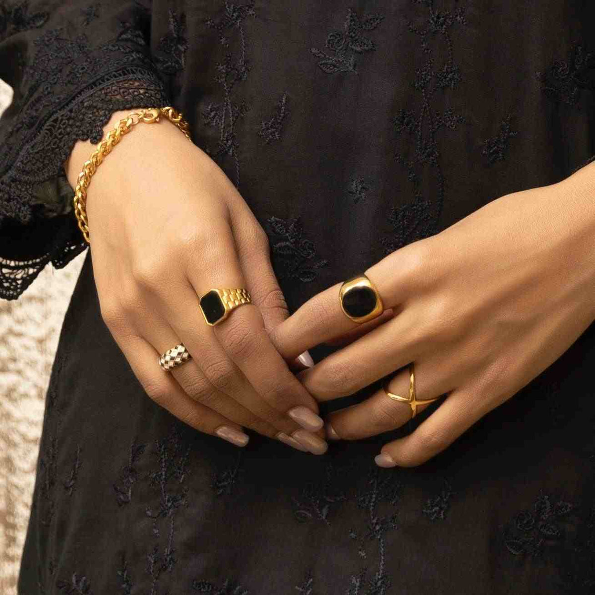 Luxury Black Square Dial Ring Watch for Women